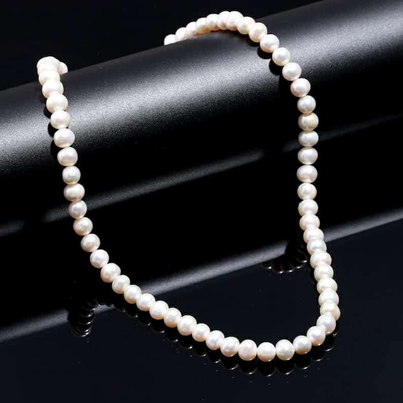 Trendy Pearl Necklace