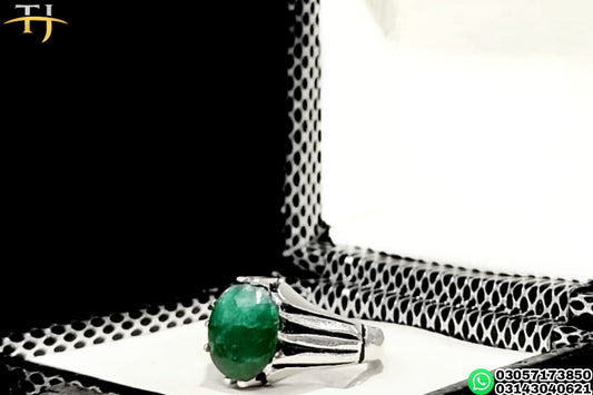 Emerald - Handmade Silver Ring